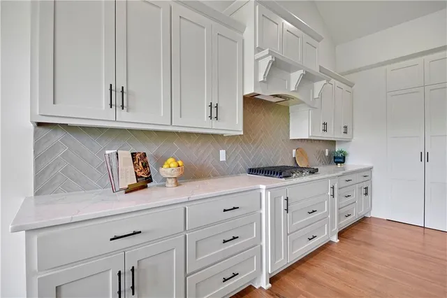 $830,000 | 14500 Meadow Lane, Leawood, KS 66224