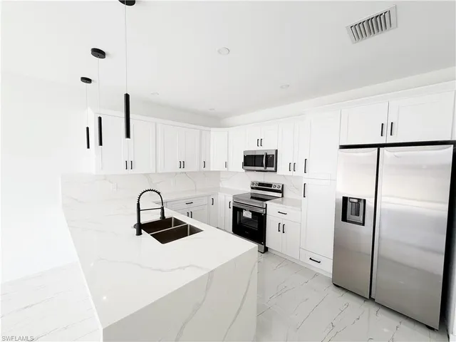 $2,000 | 4412-4414 14th Street Southwest, Lehigh Acres, FL 33973