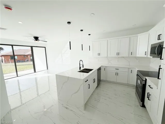 $2,000 | 4412-4414 14th Street Southwest, Lehigh Acres, FL 33973