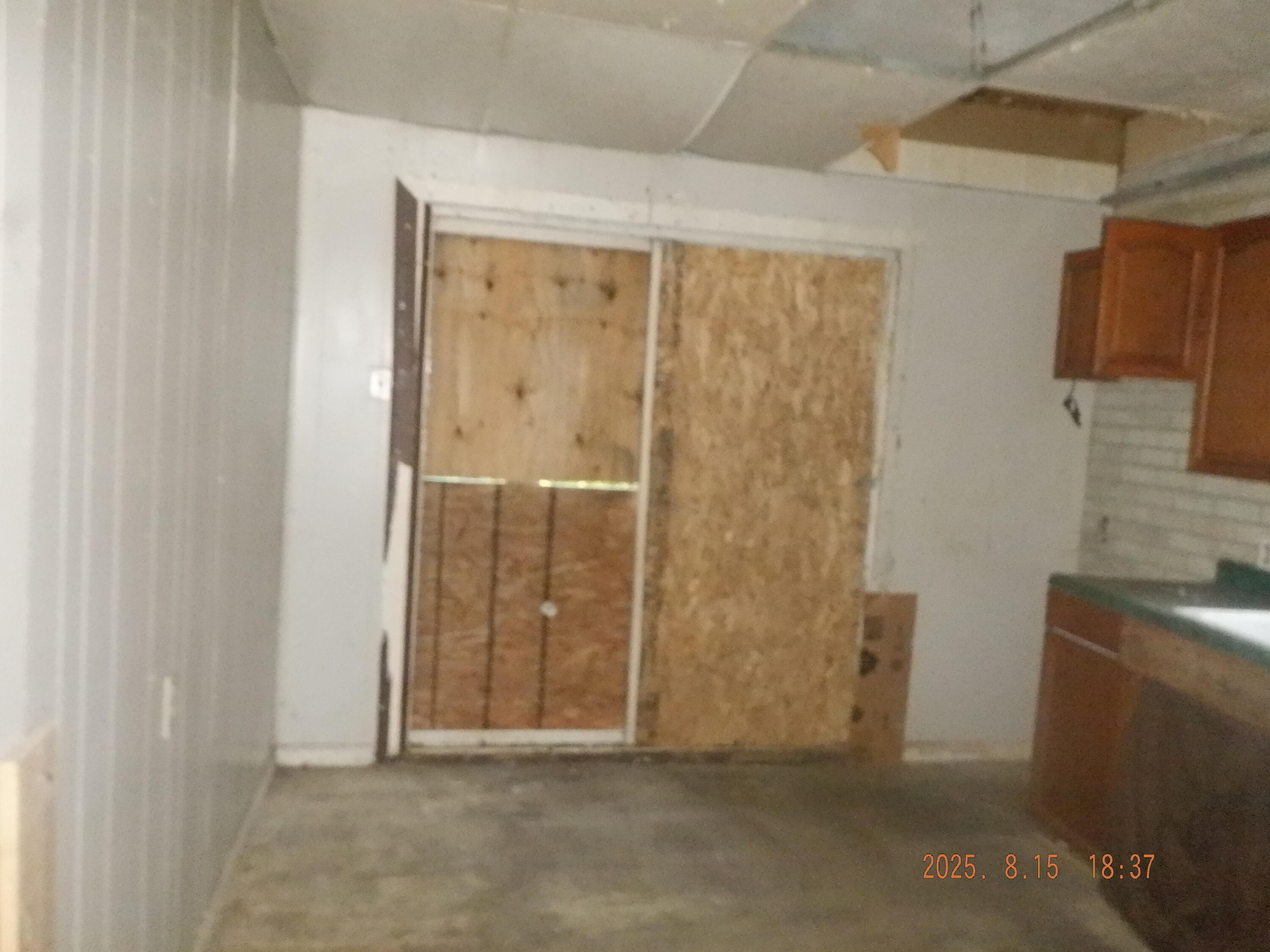 124 Middle Street Three Rivers, MI 49093 - Photo 6 of 20 DSCF0616