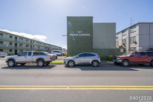 $2,000 | 617 McNeill Street, Unit 302, Honolulu, HI 96817