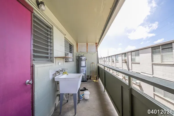 $2,000 | 617 McNeill Street, Unit 302, Honolulu, HI 96817