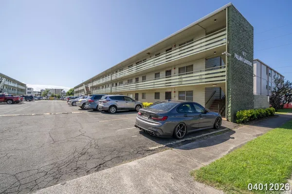 $2,000 | 617 McNeill Street, Unit 302, Honolulu, HI 96817