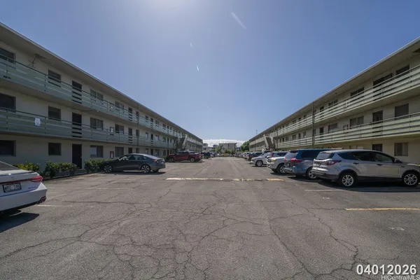 $2,000 | 617 McNeill Street, Unit 302, Honolulu, HI 96817