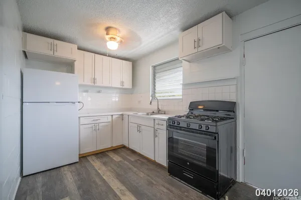 $2,000 | 617 McNeill Street, Unit 302, Honolulu, HI 96817