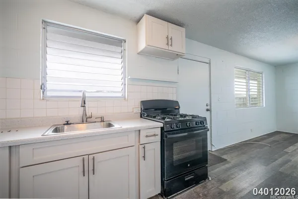 $2,000 | 617 McNeill Street, Unit 302, Honolulu, HI 96817