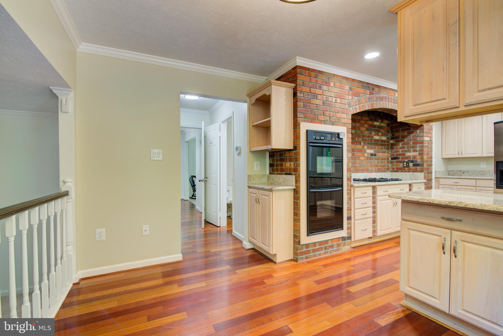 44 Carrollton Road Sterling, VA 20165 - Photo 20 of 75 Spacious area adjacent to kitchen