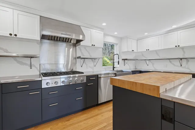 $1,850,000 | 258 Foreside Road, Cumberland, ME 04110