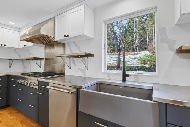 $1,850,000 | 258 Foreside Road, Cumberland, ME 04110