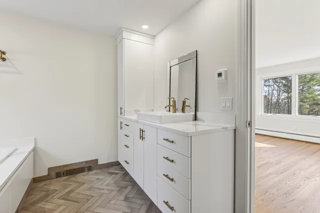 $1,850,000 | 258 Foreside Road, Cumberland, ME 04110