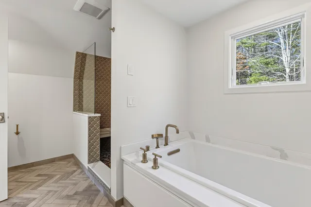 $1,850,000 | 258 Foreside Road, Cumberland, ME 04110