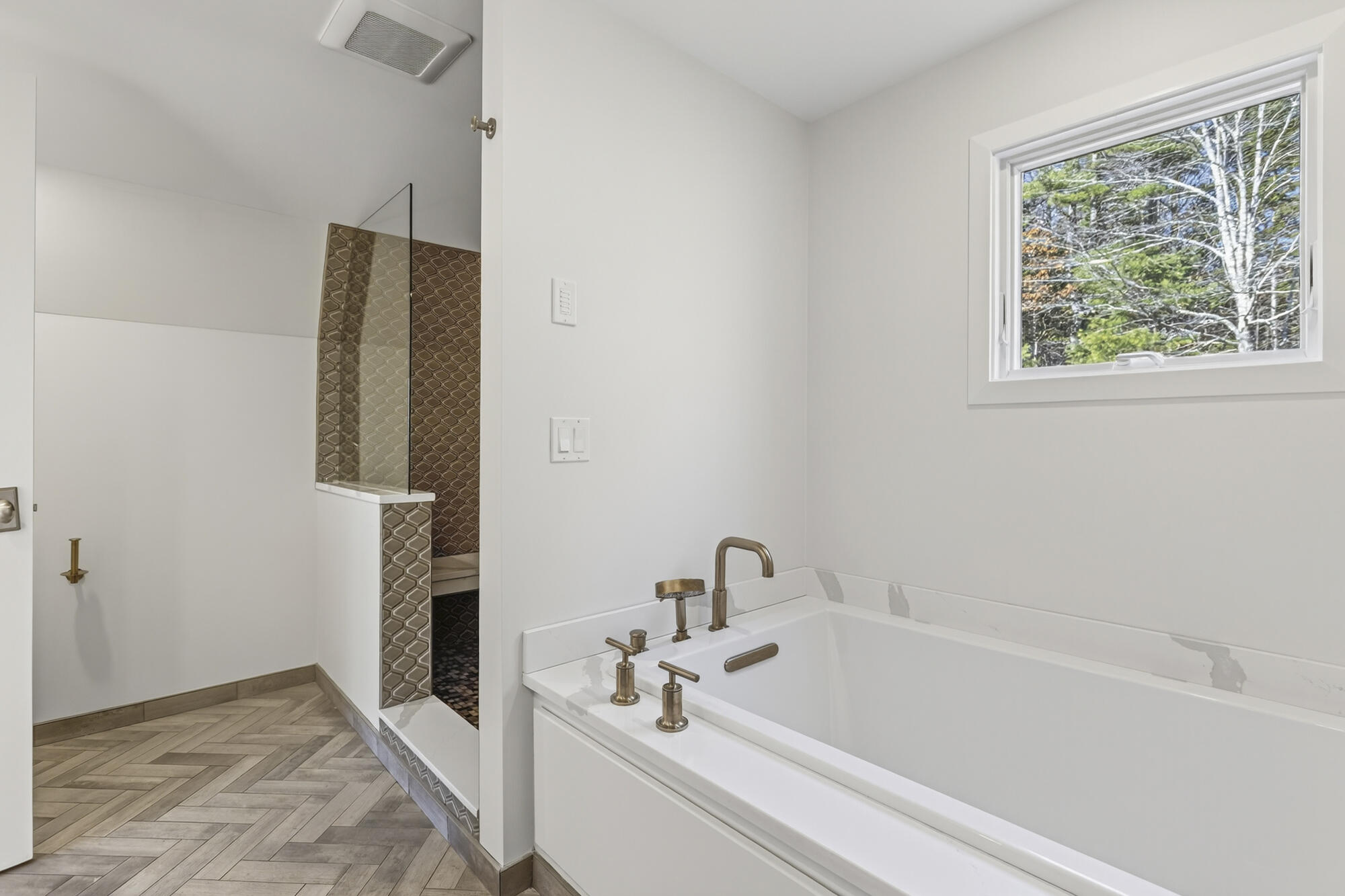 258 Foreside Road Cumberland, ME 04110 - Photo 44 of 83 Primary Bath