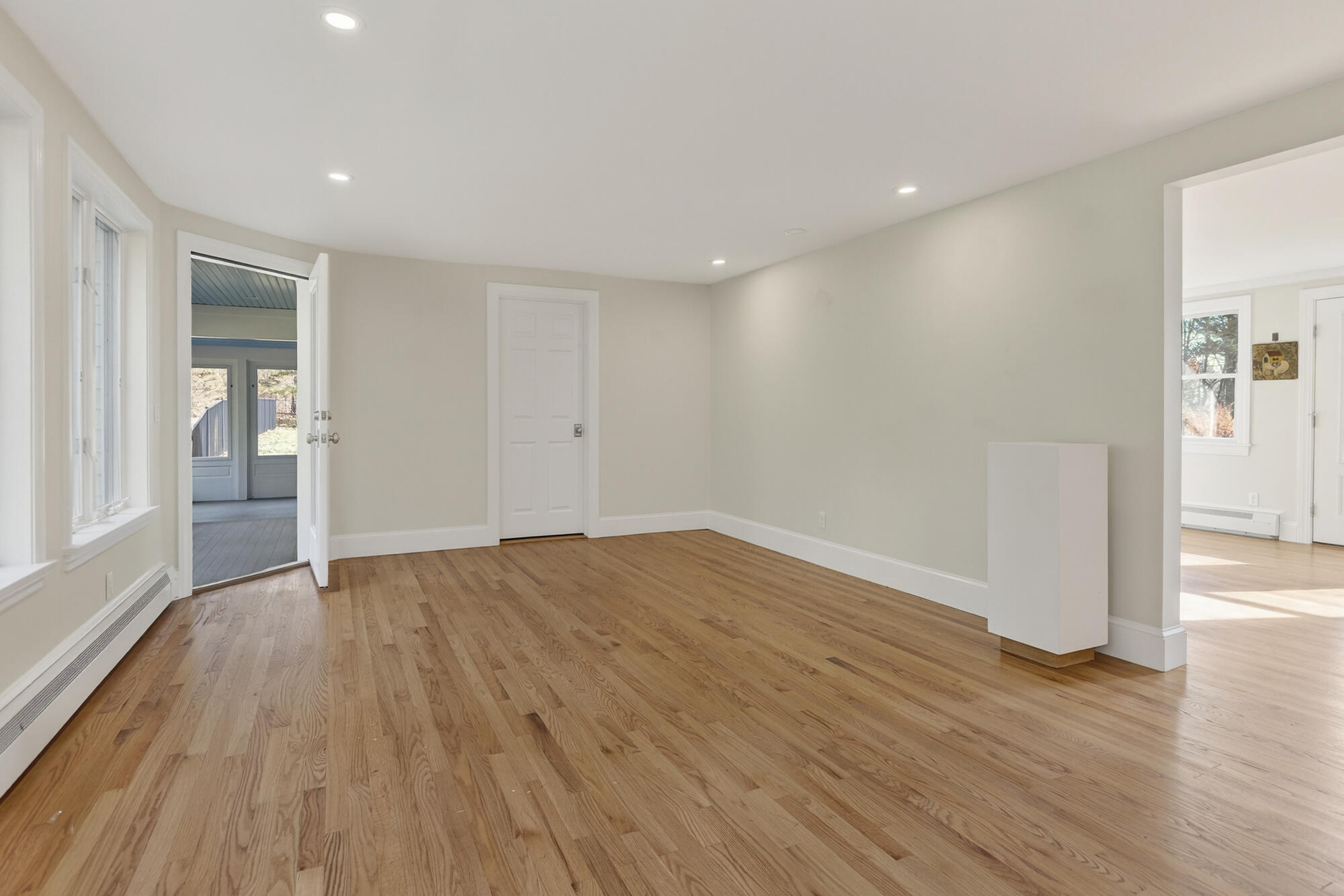 258 Foreside Road Cumberland, ME 04110 - Photo 6 of 83 Living Room