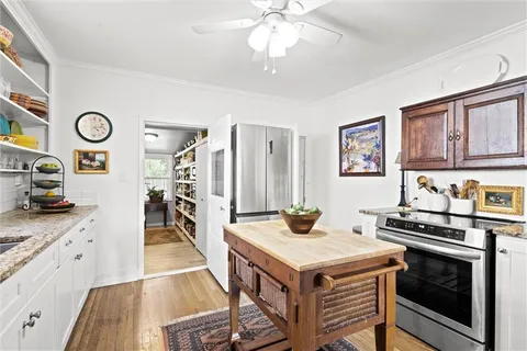 $395,000 | 7437 Belinder Avenue, Prairie Village, KS 66208