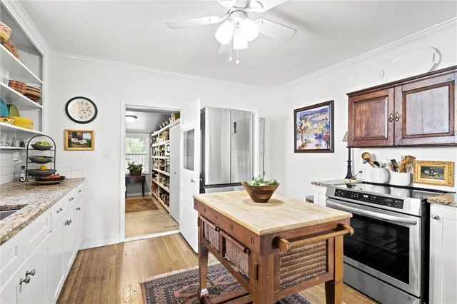 $395,000 | 7437 Belinder Avenue, Prairie Village, KS 66208