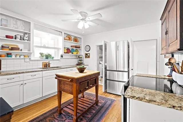 $395,000 | 7437 Belinder Avenue, Prairie Village, KS 66208