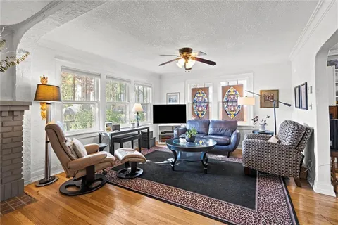 $395,000 | 7437 Belinder Avenue, Prairie Village, KS 66208