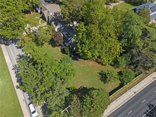 $395,000 | 7437 Belinder Avenue, Prairie Village, KS 66208