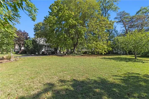 $395,000 | 7437 Belinder Avenue, Prairie Village, KS 66208