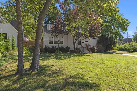 $395,000 | 7437 Belinder Avenue, Prairie Village, KS 66208