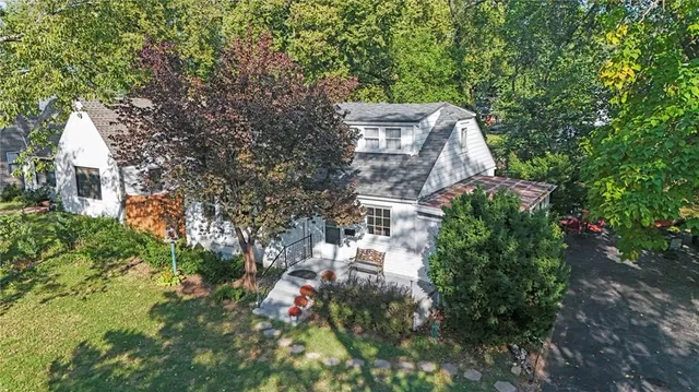 $395,000 | 7437 Belinder Avenue, Prairie Village, KS 66208