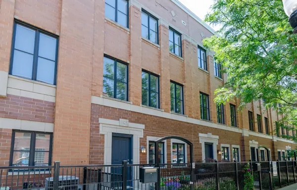 $1,835,000 | 1125 West Monroe Street, Chicago, IL 60607