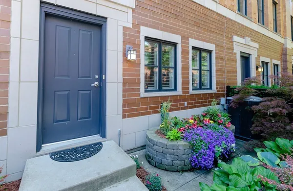 $1,835,000 | 1125 West Monroe Street, Chicago, IL 60607
