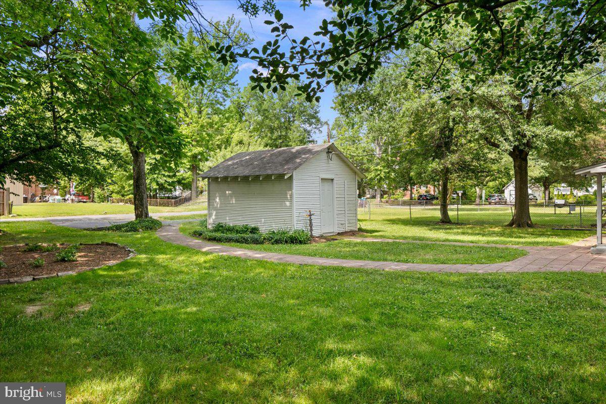 4805 Calvert Road College Park, MD 20740 - Photo 28 of 36