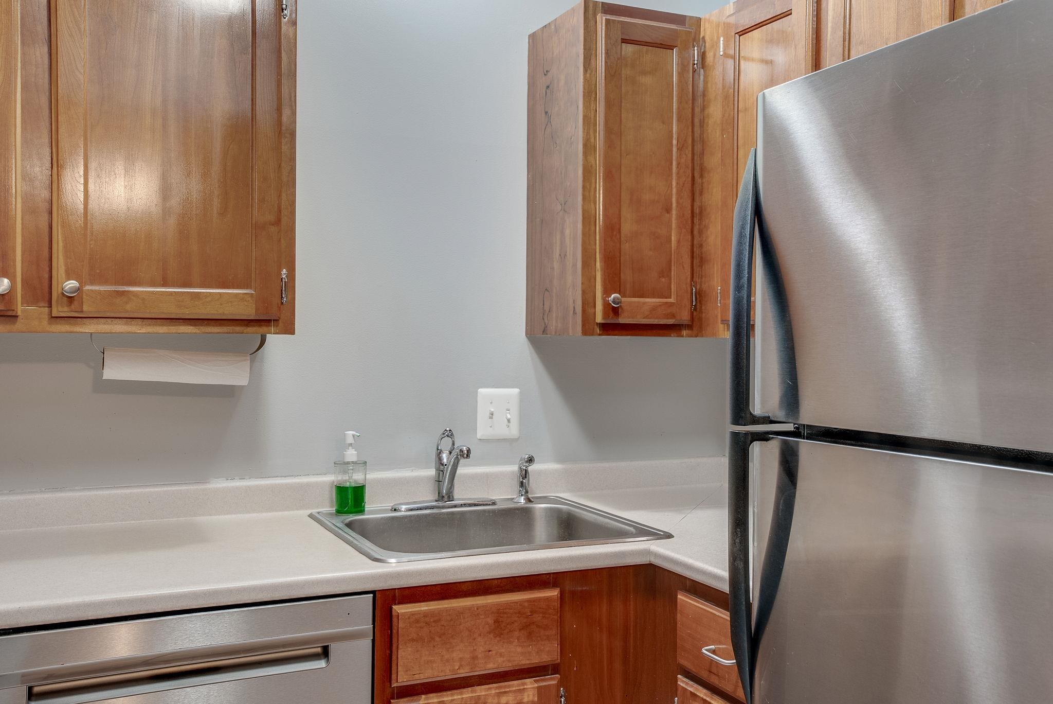 1 Bittersweet Road, Unit 19 Nashua, NH 03060 - Photo 8 of 34