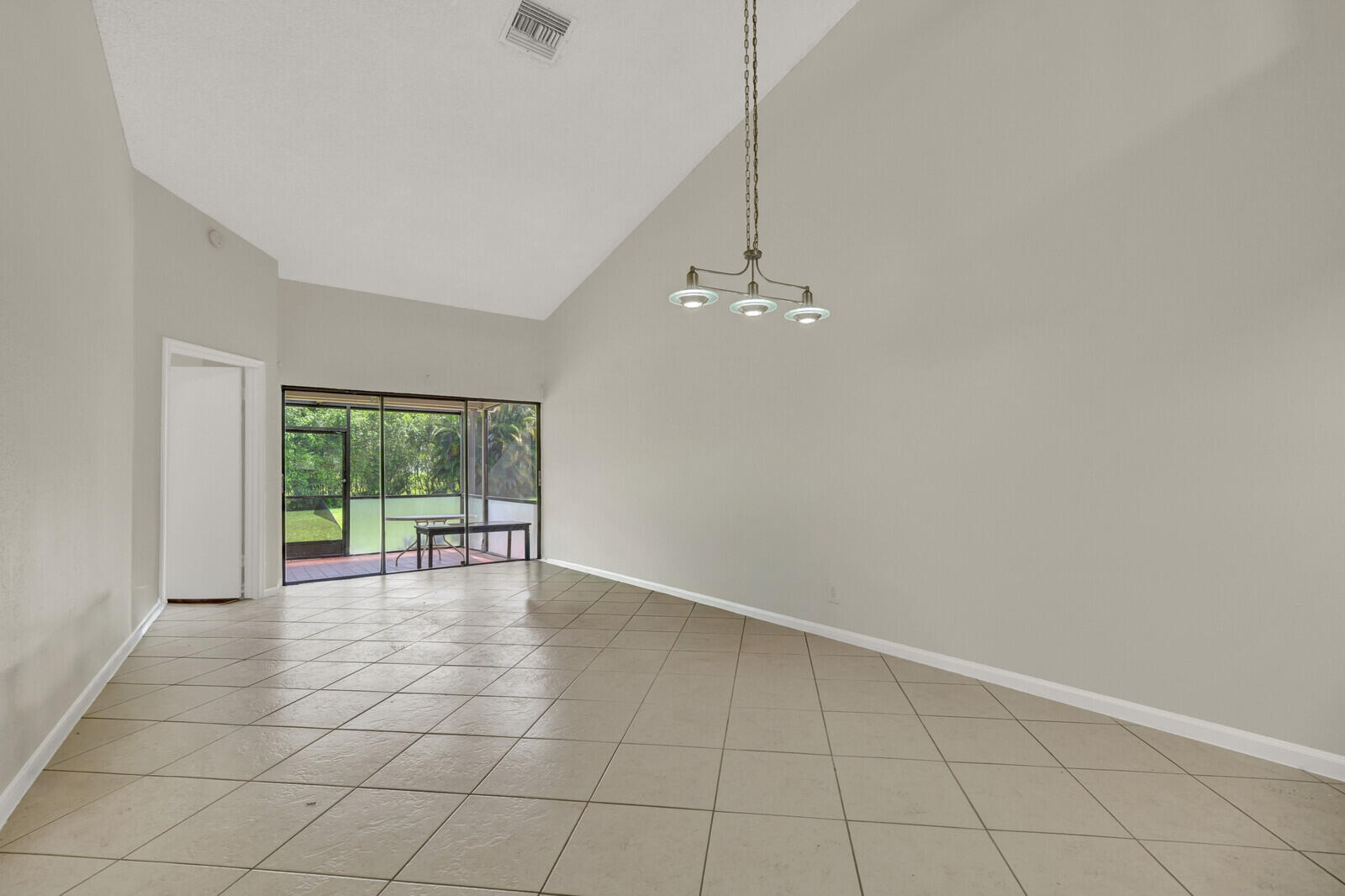 6371 Toulon Drive Boca Raton, FL 33433 - Photo 5 of 33 Living Room