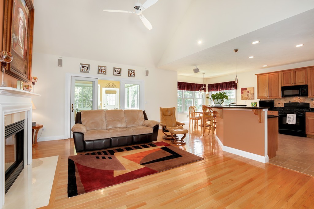 2 Gatecrest Road, Unit 2 Westford, MA 01886 - Photo 6 of 29 Gallery Image 6