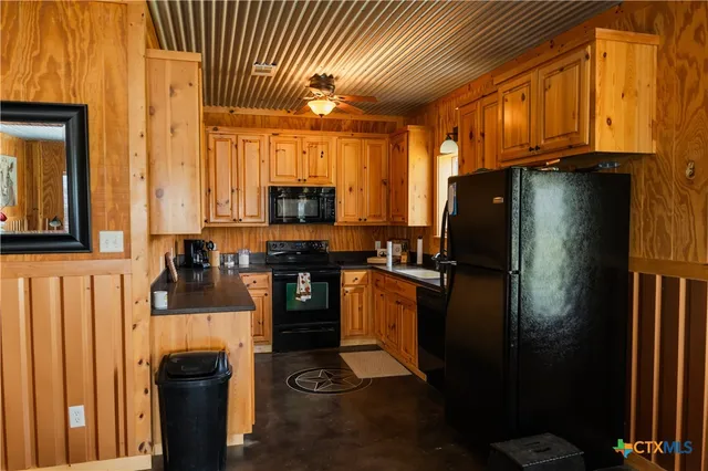 $795,000 | 836 County Road 446, Eddy, TX 76524