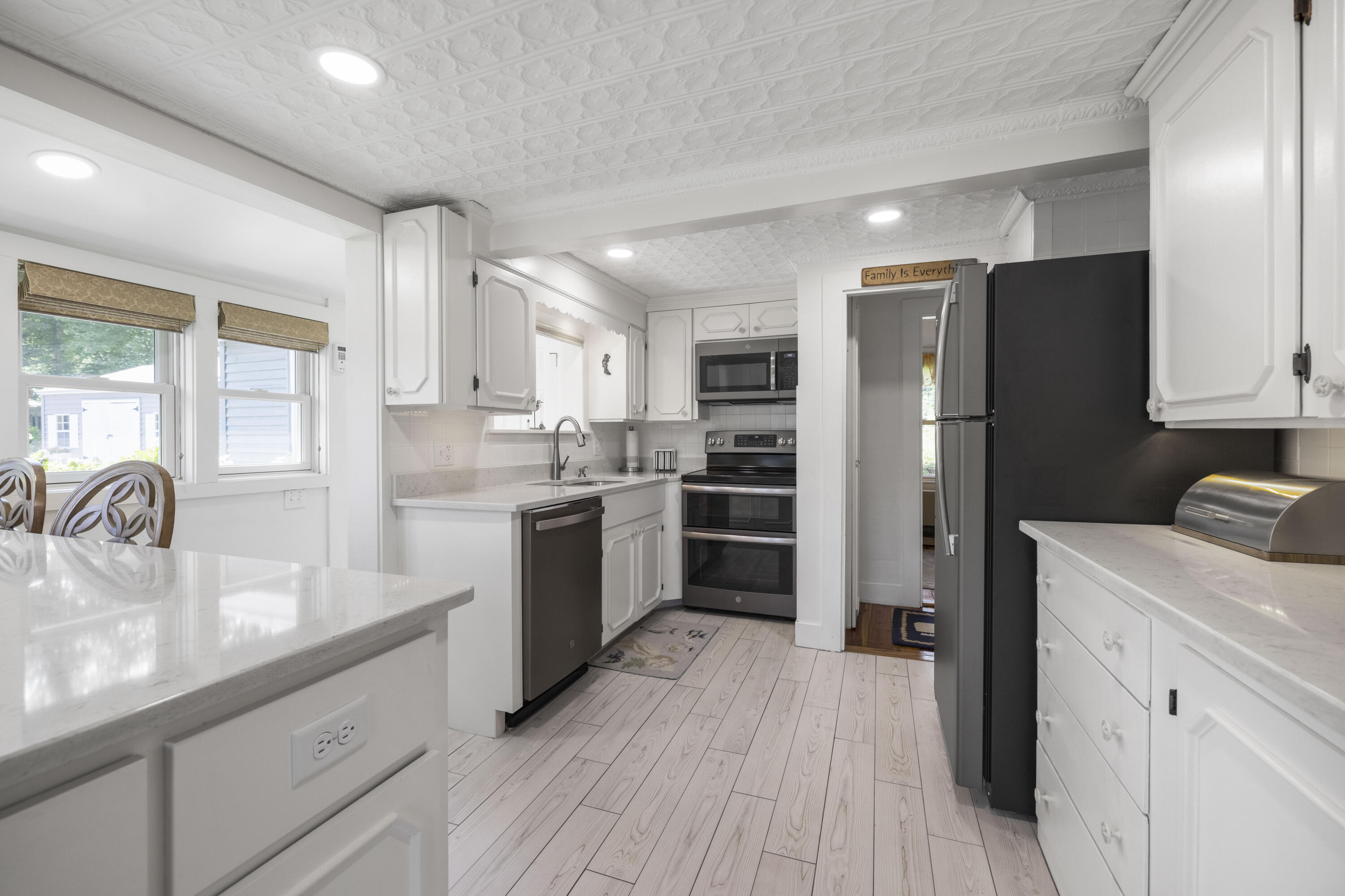 153 Old County Road Wells, ME 04090 - Photo 6 of 36 3G0A5396