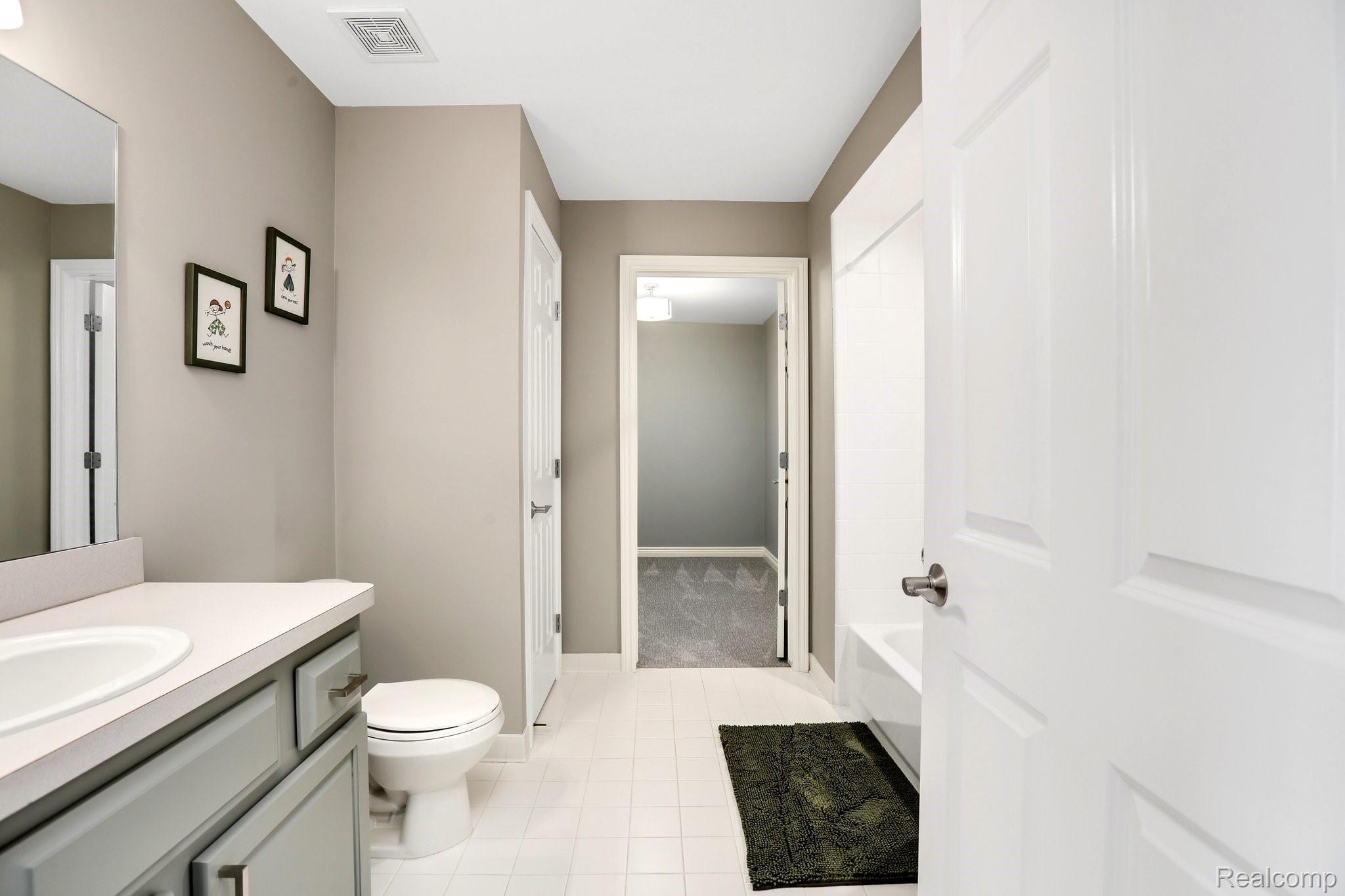 1149 Autumnview Drive Rochester, MI 48307 - Photo 38 of 65 38-web-or-mls-1149 Autumnview Dr0034.jpg