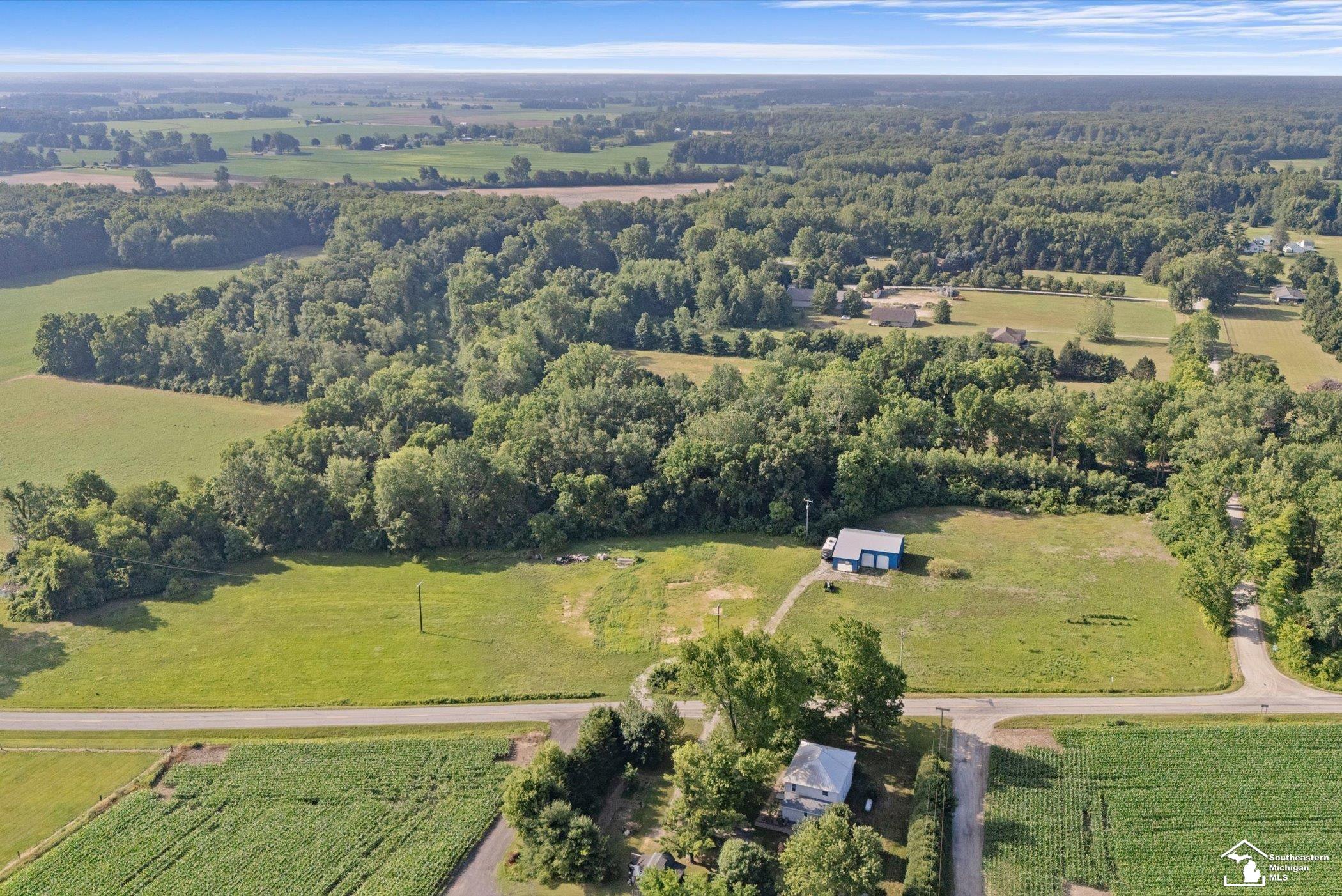 12501 Dixon Road Dundee, MI 48131 - Photo 13 of 26 50213379-ef15394d-4630-42b7-9b2f-f73952f71119.JPG