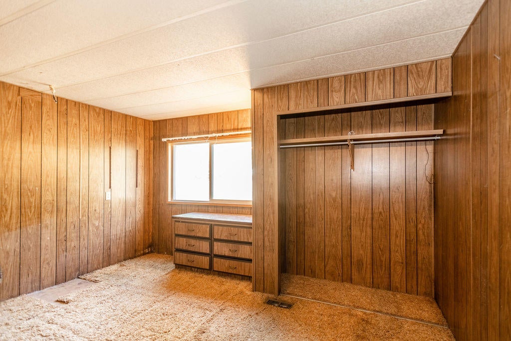 60153 Navajo Road Bend, OR 97702 - Photo 18 of 20 Primary Bed