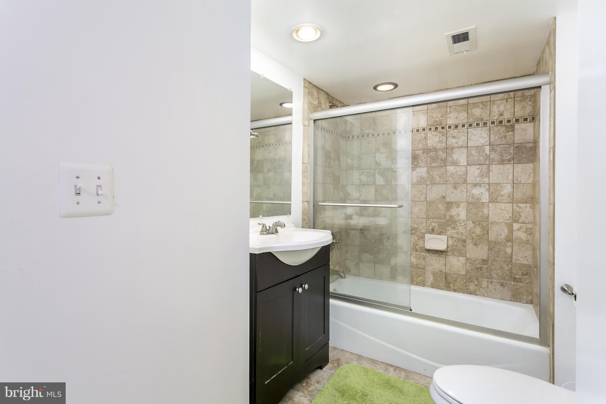 2332 Naylor Road Southeast Washington, DC 20020 - Photo 11 of 17 Bath
