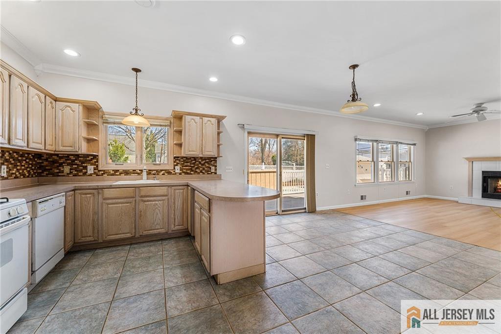 57 Westervelt Avenue Edison, NJ 08817 - Photo 8 of 39