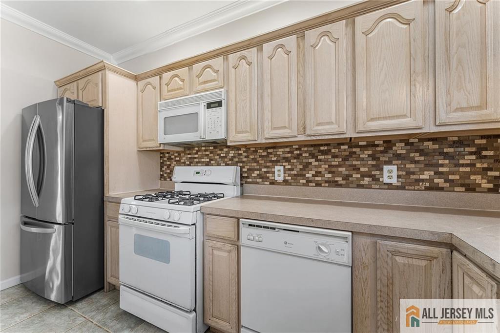 57 Westervelt Avenue Edison, NJ 08817 - Photo 10 of 39