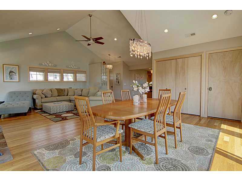 229 Bonnet Point Road Narragansett, RI 02882 - Photo 12 of 23 Dining Room.
