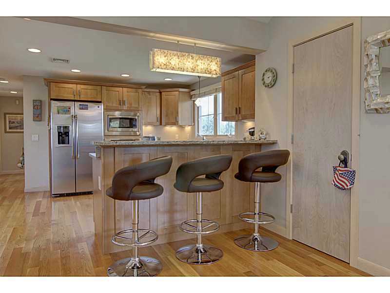 229 Bonnet Point Road Narragansett, RI 02882 - Photo 7 of 23 Kitchen.
