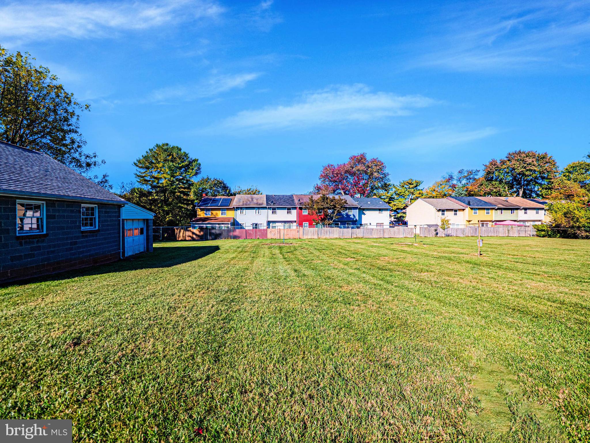 17710 Woodwards Store Road Gaithersburg, MD 20877 - Photo 28 of 31 back yard