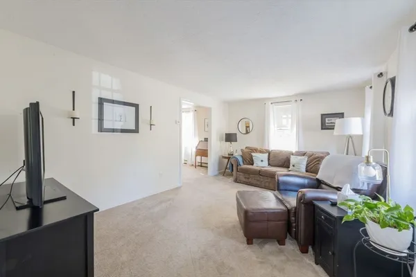$749,900 | 10 Pine Brook Drive, Kingston, MA 02364