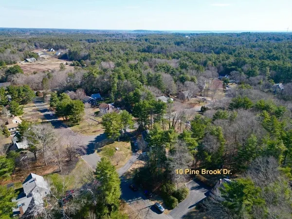 $749,900 | 10 Pine Brook Drive, Kingston, MA 02364