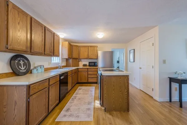 $749,900 | 10 Pine Brook Drive, Kingston, MA 02364