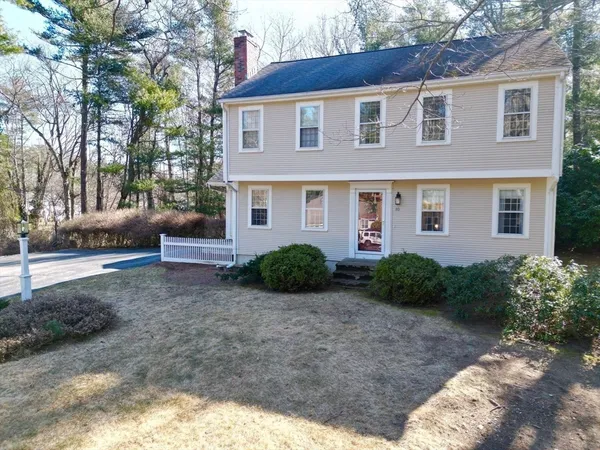 $749,900 | 10 Pine Brook Drive, Kingston, MA 02364