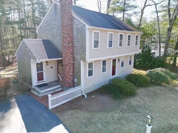 $749,900 | 10 Pine Brook Drive, Kingston, MA 02364