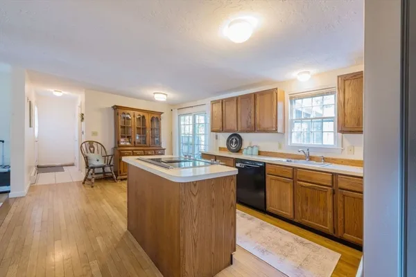 $749,900 | 10 Pine Brook Drive, Kingston, MA 02364