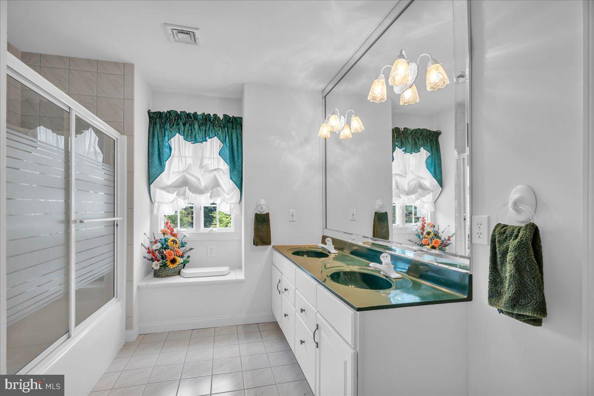 735 Hartford Road Moorestown, NJ 08057 - Photo 33 of 36 Full Bathroom, 2nd Floor