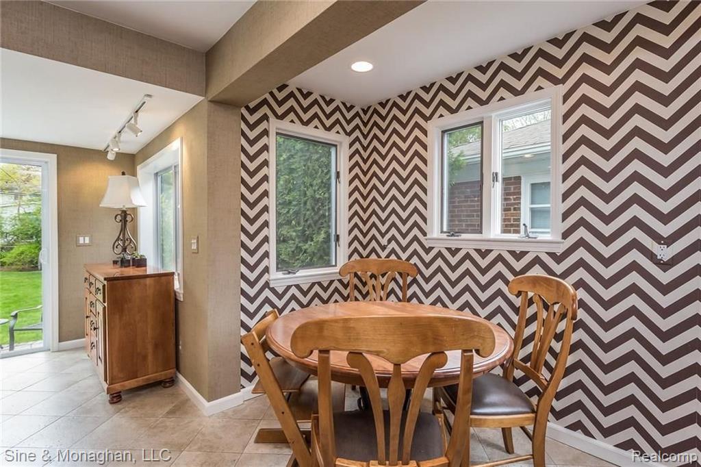 339 Ridgemont Road Grosse Pointe Farms, MI 48236 - Photo 12 of 39